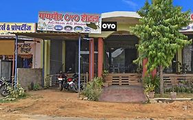 Hotel O Gangaur Midway